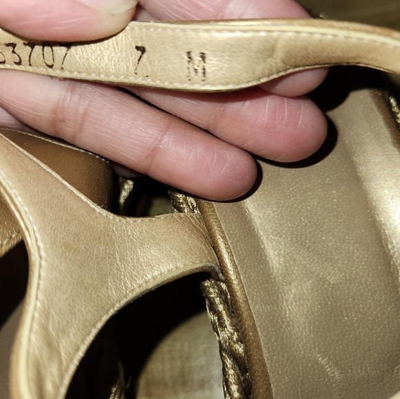 STUART WEITZMAN Metallic Gold Leather Wedge Heels with Platform, size 7M - Picture 6 of 13